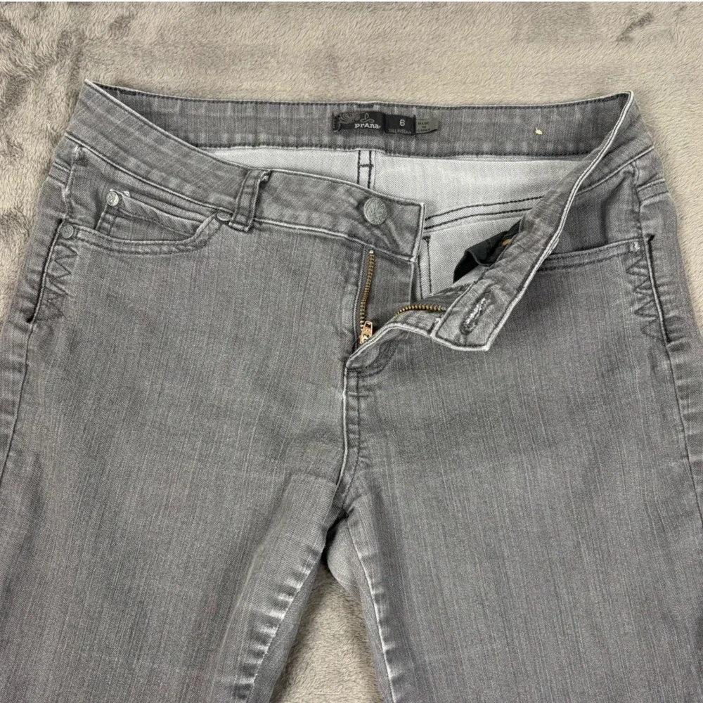 Prana Jeans Women 6 Grey Kara Straight Leg Tall Inseam Stretch Denim Outdoor - Picture 3 of 8